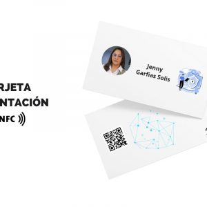 Tarjeta NFC con CĂ³digo QR